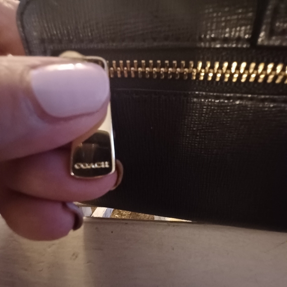 COACH BLACK LEATHER BIFOLD WALLET WRISTLET WITH HANG TAG - Picture 7 of 8